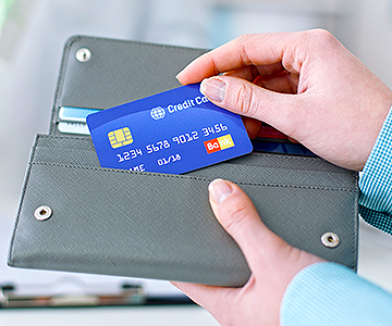 Should You Use a Credit Card or a Debit Card?